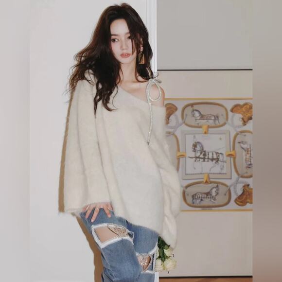 ROCHA ROMA Straight Neck Rhinestone Bow Off-The-Shoulder Alpaca Sweater Cream - Picture 4 of 15